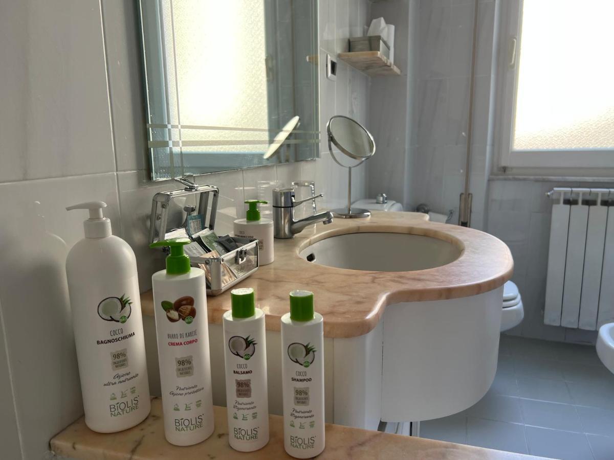 Manubella Appartamento 5 Vani Con Giardino 라스페치아 외부 사진